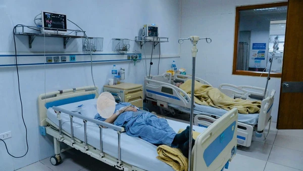 Hiện tại, người bệnh tỉnh táo, hô hấp ổn định và đang tiếp tục được theo dõi tại bệnh viện.