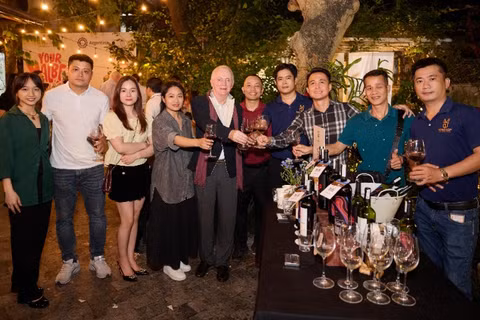 Ngài Marcos Antonio Bednarski, Đại sứ đặc mệnh toàn quyền nước Cộng hòa Argentina tại Việt Nam, giới thiệu Ngày Malbec Thế giới 2026 với các đại biểu khách mời Việt Nam. (Ảnh: KHẮC KIÊN)