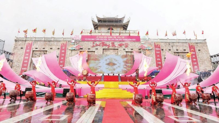 Tay Yen Tu Festival belongs to the World Cultural Heritage complex. nam-2024.jpg