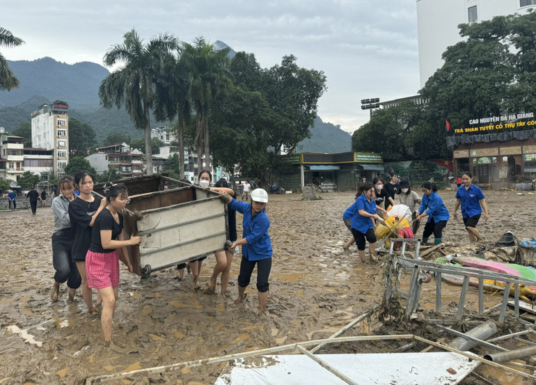 Trận mưa lũ lịch sử vừa qua gây thiệt hại nặng nề về tài sản tại phường Hà Giang 1 và 2. a6.jpg