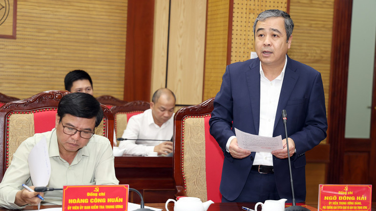 dong-chi-ngo-dong-hai-uy-vien-trung-uong-dang-pho-truong-ban-tuyen-giao-va-dan-van-trung-uong-cong-bo-quyet-dinh-kiem-tra-cua-bo-chinh-tri-ban-bi-thu-doi-voi-ban-thuong-vu-tinh-uy-tuyen-quang.jpg