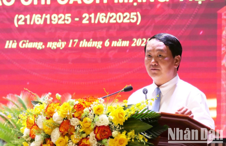 Đồng chí Hầu A Lềnh, Bí thư Tỉnh ủy Hà Giang phát biểu tại lễ kỷ niệm. a31-7927.jpg