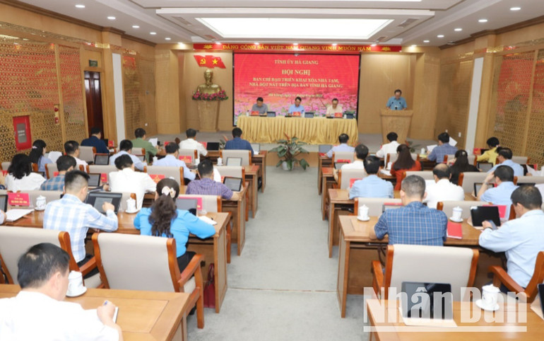 Toàn cảnh hội nghị. a15-1250.jpg