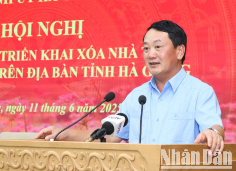 Bí thư Tỉnh ủy Hà Giang Hầu A Lềnh phát biểu tại hội nghị. a16-71.jpg