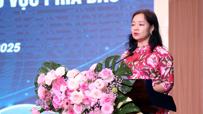 Cục trưởng Cục Đổi mới sáng tạo, chuyển đổi xanh và khuyến công Nguyễn Thị Lâm Giang phát biểu tại hội nghị. ba-nguyen-thi-lam-giang-phat-bieu-tai-hoi-nghi.jpg
