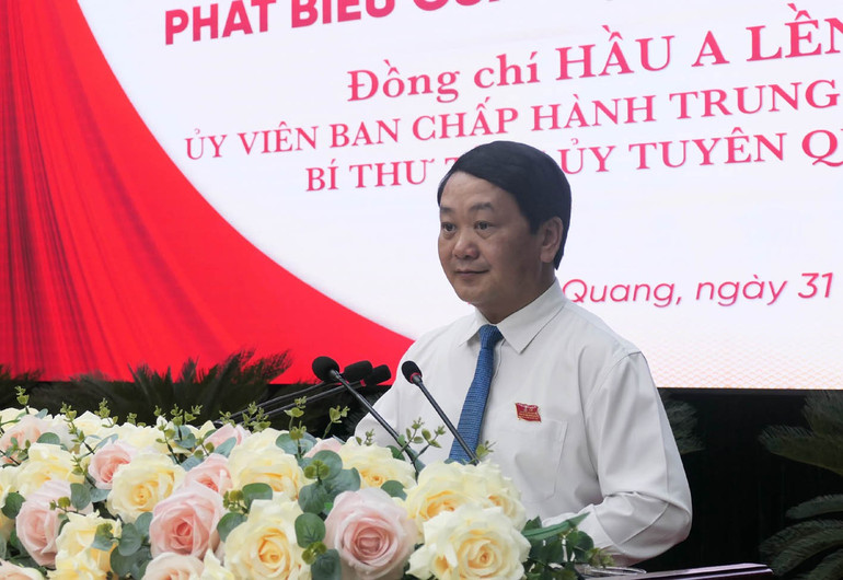 Bí thư Tỉnh ủy Tuyên Quang Hầu A Lềnh phát biểu chỉ đạo đại hội. a156.jpg