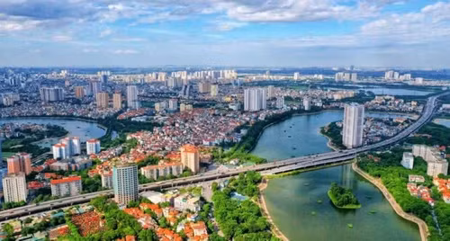 2-1-dien-mao-thu-do-ngay-cang-dep-hai-linh.jpg