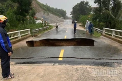 Hiện trường vụ sạt lở mố cầu Ca Da ở xã Trà Tân, thành phố Đà Nẵng.