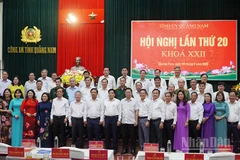 Các đồng chí trong Ban Chấp hành Đảng bộ tỉnh Quảng Nam chụp ảnh lưu niệm tại Hội nghị.