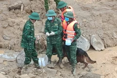 Thi thể nạn nhân đầu tiên mất tích trong vụ sạt lở được phát hiện tại hiện trường cách khu vực sạt lở 500m.