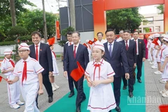 Đồng chí Trần Cẩm Tú, Ủy viên Bộ Chính trị, Thường trực Ban Bí thư về dự, chỉ đạo Đảng bộ phường Bàn Thạch lần thứ I. (Ảnh: Anh Quân)