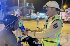 Cảnh sát giao thông thành phố Đà Nẵng kiên quyết xử lý nghiêm hành vi vi phạm nồng độ cồn.