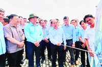 Lãnh đạo Ủy ban nhân dân tỉnh Lâm Đồng cùng với sở, ngành, doanh nghiệp xem xét tháo gỡ khó khăn tại dự án Khu công nghiệp Sơn Mỹ 1.