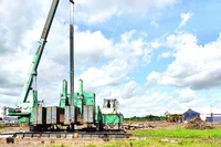 Dự án nhà ở xã hội Công đoàn tại Khu công nghiệp Giao Long (xã Giao Long, tỉnh Vĩnh Long) được khởi công xây dựng vào tháng 9/2025.