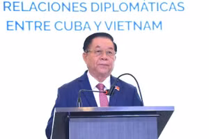 Đại tướng Nguyễn Trọng Nghĩa, Ủy viên Bộ Chính trị, Bí thư Trung ương Đảng, Chủ nhiệm Tổng cục Chính trị Quân đội nhân dân Việt Nam phát biểu tại lễ kỷ niệm. 