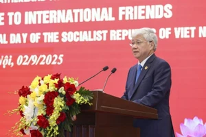 Đồng chí Đỗ Văn Chiến, Ủy viên Bộ Chính trị, Bí thư Trung ương Đảng, Chủ tịch Ủy ban Trung ương Mặt trận Tổ quốc Việt Nam phát biểu tại sự kiện. (Ảnh: ĐÌNH HÒA)