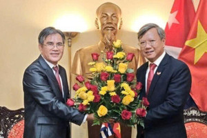 Thắm tình đoàn kết đặc biệt Việt-Lào tại Cuba nhân dịp Quốc khánh Việt Nam