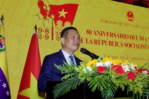 Đại sứ Vũ Trung Mỹ phát biểu tại sự kiện. (Ảnh: Đại sứ quán Việt Nam tại Venezuela)