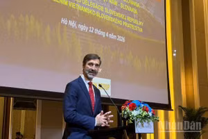 Bộ trưởng Ngoại giao và các vấn đề châu Âu nước Cộng hòa Slovakia Juraj Blanár phát biểu tại buổi gặp. (Ảnh: KHÁNH LAN)