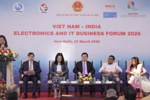 Các đại biểu tham gia điều hành diễn đàn. (Ảnh do Thương vụ Việt Nam tại Ấn Độ cung cấp)