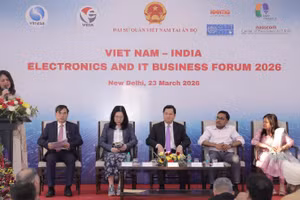 Các đại biểu tham gia điều hành diễn đàn. (Ảnh do Thương vụ Việt Nam tại Ấn Độ cung cấp)