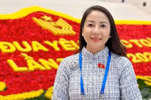 Bà Tạ Thùy Liên, Trưởng ban Liên lạc Hội người Việt Nam tại Singapore. 