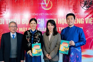 Ban biên soạn bộ sách “Vui học tiếng Việt” tin tưởng, bộ sách sẽ giúp trẻ em từng bước hình thành tình yêu với tiếng Việt và ý thức về cội nguồn dân tộc.