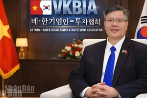 Tiến sĩ Trần Hải Linh, Ủy viên Ủy ban Trung ương Mặt trận Tổ quốc Việt Nam, Chủ tịch Hiệp hội Doanh nhân và Đầu tư Việt Nam-Hàn Quốc (VKBIA), Chủ tịch sáng lập Hội Chuyên gia-Trí thức Việt Nam-Hàn Quốc (VKEIA)