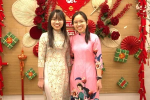 Hai chị em song sinh Lê Xuân Nhi và Lê Mỹ Nhi hiện đang là sinh viên năm thứ 4, Viện Công nghệ Israel – Technion. (Ảnh do nhân vật cung cấp)