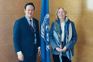 Đại sứ Mai Phan Dũng, Trưởng Phái đoàn thường trực Việt Nam tại Geneva, Thụy Sĩ và bà Tatiana Valovaya, Tổng Giám đốc Văn phòng Liên hợp quốc tại Geneve. (Ảnh do Đại sứ Mai Phan Dũng cung cấp)