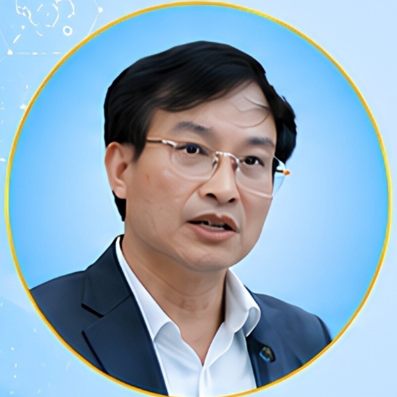 PGS.TS Bùi Văn Huyền, Viện trưởng Viện Kinh tế, Xã hội và Môi trường (Học viện Chính trị Quốc gia Hồ Chí Minh), Thành viên Hội đồng Lý luận Trung ương
