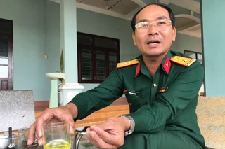Trung tá Dương Kim Tuấn chia sẻ về kinh nghiệm điều hành công việc trên địa bàn rất rộng do đơn vị quản lý.