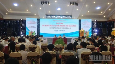 Toàn cảnh hội nghị.