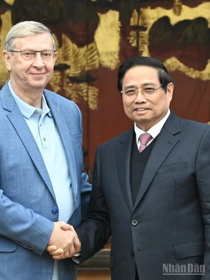 Thủ tướng Phạm Minh Chính và Chủ tịch Tập đoàn AFK Sistema Vladimir Petrovich Evtushenkov.