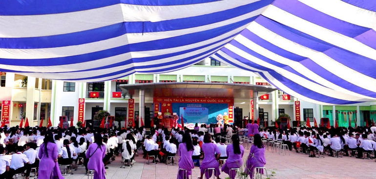 Quang cảnh Lễ Khai giảng tại Trường trung học cơ sở Tô Hiến Thành. photo-1757058143264-1757058143546561489933.png