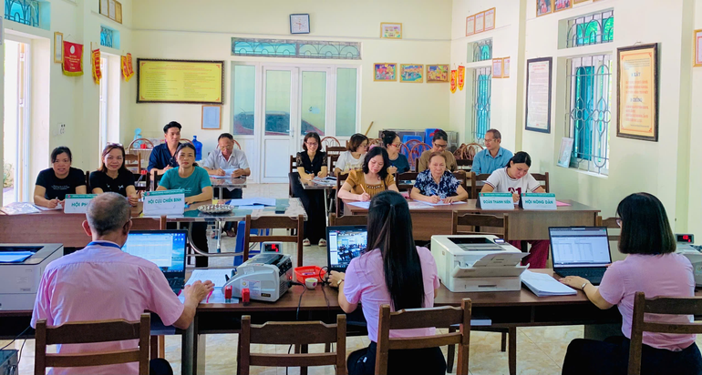 Phiên giao dịch hằng tháng tại địa bàn xã Ô Diên. photo-1753404101275-17534041014641411246597.png