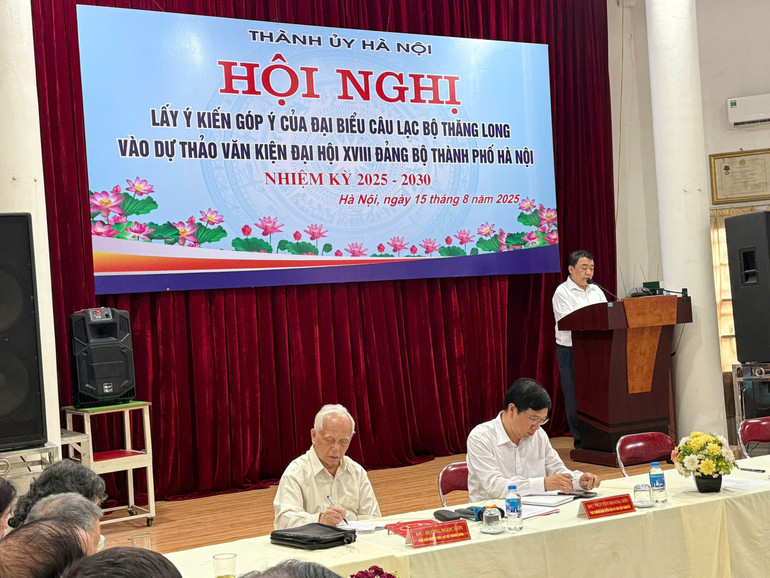 Đồng chí Đào Xuân Dũng, Phó Trưởng ban Tuyên giáo và Dân vận thành ủy Hà Nội phát biểu khai mạc hội nghị. z6908445645789-912649d8553a58c98d02299852dadc68.jpg