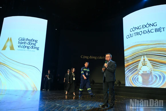 Đồng chí Lê Quốc Minh, Ủy viên Trung ương Đảng, Tổng Biên tập Báo Nhân Dân, Phó Trưởng Ban Tuyên giáo và Dân vận Trung ương, Chủ tịch Hội Nhà báo Việt Nam, Trưởng Ban Tổ chức Human Act Prize tại buổi tổng duyệt gala trao giải Giải thưởng Hành động vì cộng đồng năm 2025.