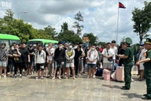 85 công dân Việt Nam được phía Campuchia trao trả tại Cửa khẩu quốc tế Hoa Lư. 
