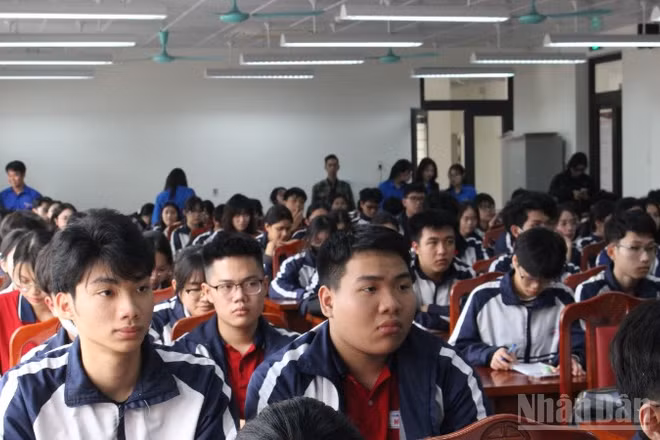 Kỳ bầu cử sắp tới nhận được nhiều sự quan tâm và mong đợi của các bạn trẻ.