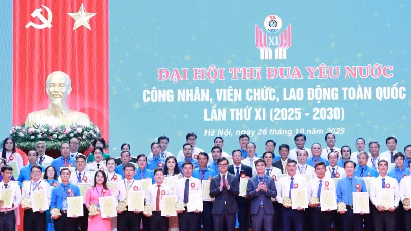 Tôn vinh tập thể, cá nhân điển hình tiên tiến phong trào thi đua công nhân, viên chức, lao động toàn quốc giai đoạn 2020-2025.