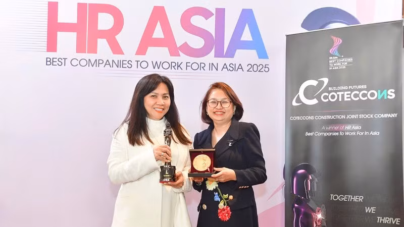 Coteccons nhận cúp đúp giải thưởng tại HR Asia Award 2025.