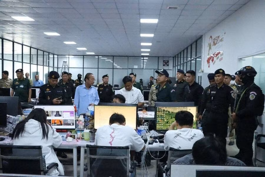 Từ ngày 14 đến 17/7, lực lượng chức năng Campuchia bắt giữ hơn 1.000 nghi phạm liên quan lừa đảo trực tuyến. (Ảnh: Bộ Thông tin Campuchia)