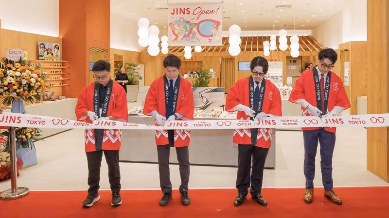 Cửa hàng đầu tiên tại Hà Nội chính thức khai trương tại Trung tâm thương mại AEON MALL Hà Đông vào cuối tháng 4 vừa qua.