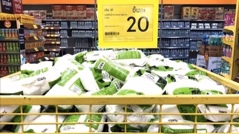 Đường đóng túi được bày bán tại một siêu thị lớn ở Bangkok. (Ảnh: Ngọc Quang/TTXVN)