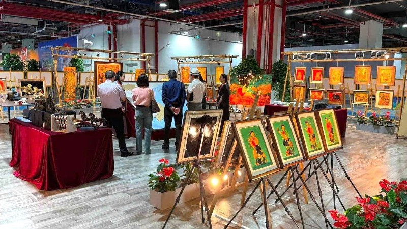 Khu vực trưng bày của Latoa Indochine trong không gian triển lãm “Happy Vietnam”.