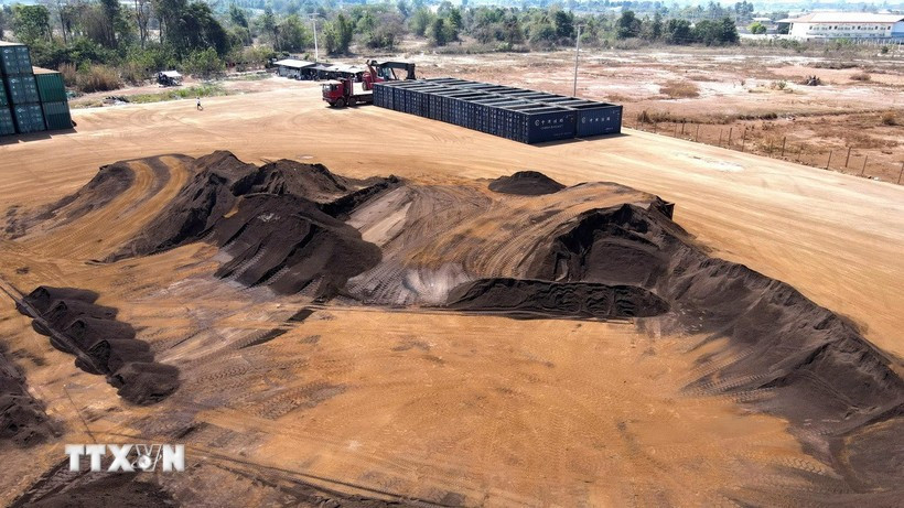 Một kho quặng sắt tại Lào. (Ảnh: Bá Thành/TTXVN)