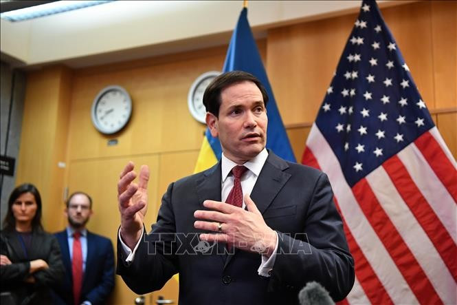 Ngoại trưởng Mỹ Marco Rubio tại cuộc họp báo ở Geneva, Thụy Sĩ ngày 23/11/2025. (Ảnh: THX/TTXVN)