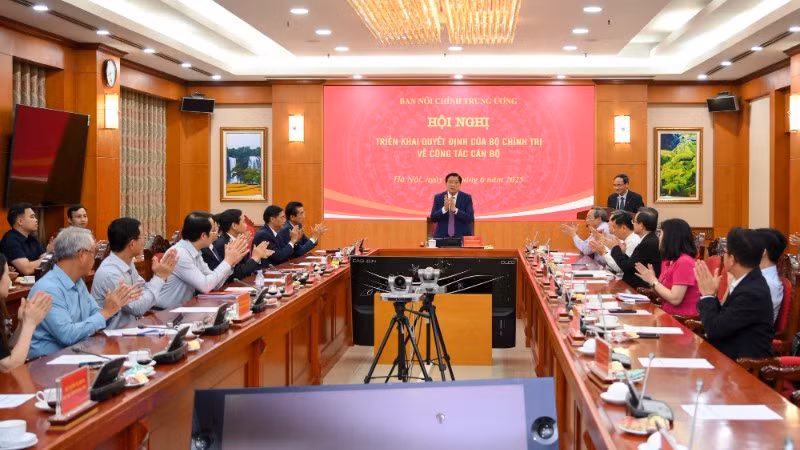 Đồng chí Phan Đình Trạc, Ủy viên Bộ Chính trị, Bí thư Trung ương Đảng, Trưởng Ban Nội chính Trung ương chủ trì hội nghị. (Ảnh: THẾ ĐẠI)