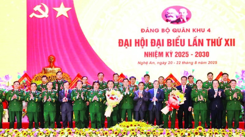 Ra mắt Ban Chấp hành Đảng bộ Quân khu 4 nhiệm kỳ 2025-2030.